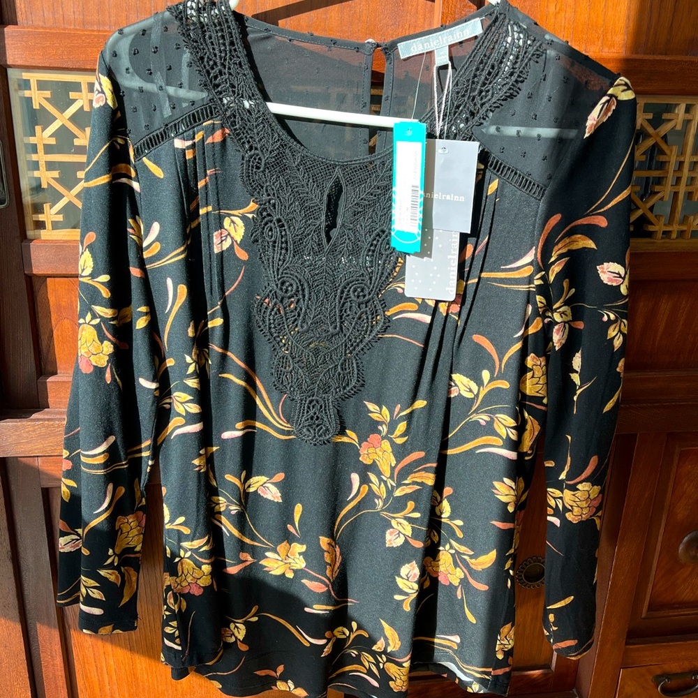 Daniel Rainn Crochet Detail Blouse Sz M NWT